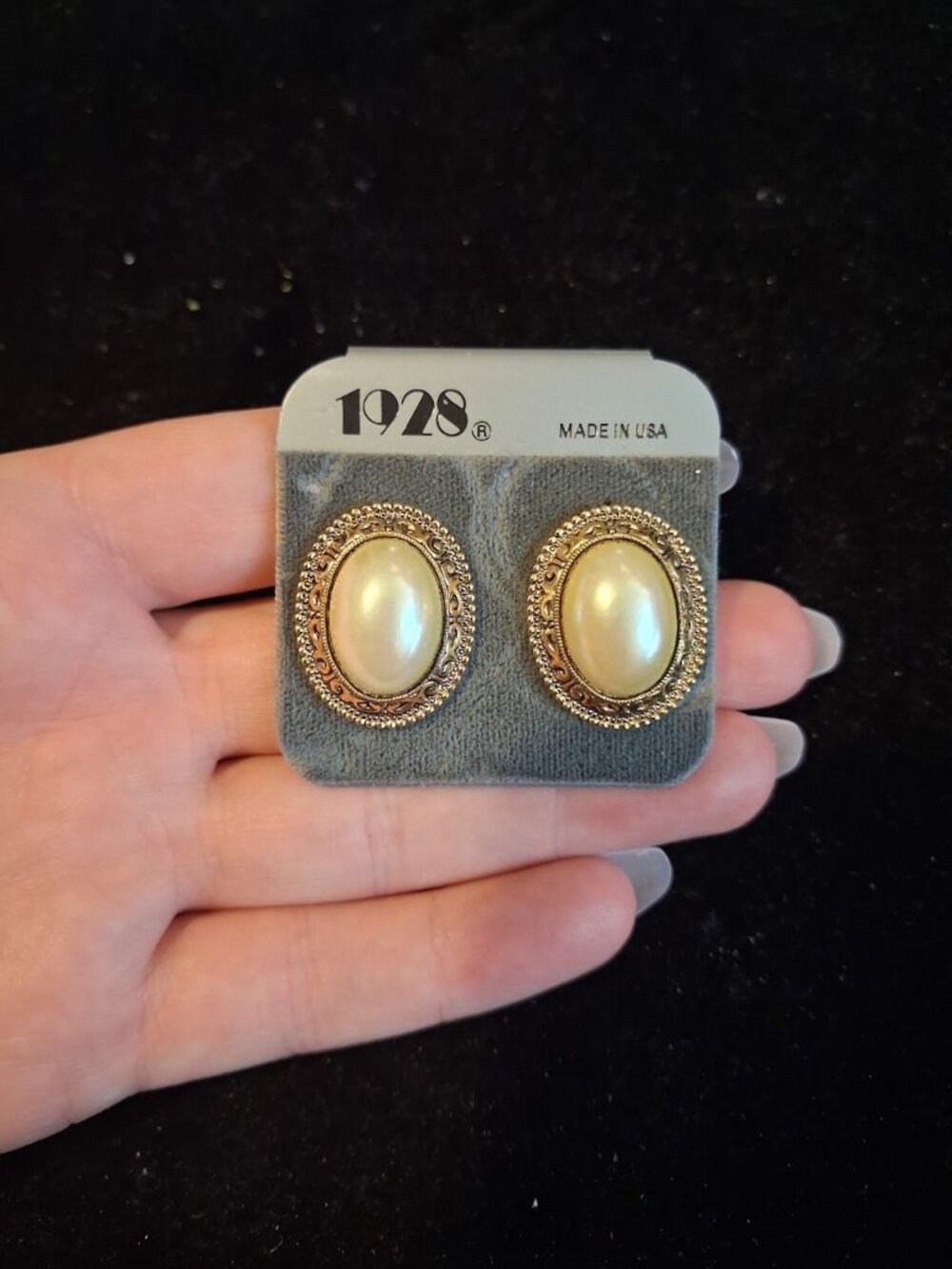 Vintage 1928 Stud earrings